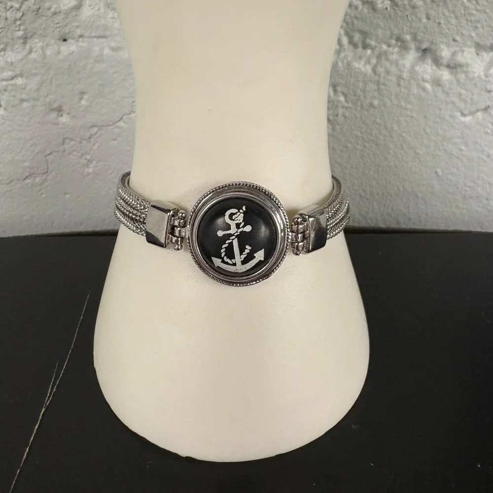 NUGZ USA Snap Bracelet w/ Anchor and free snap - Picture 1 of 8